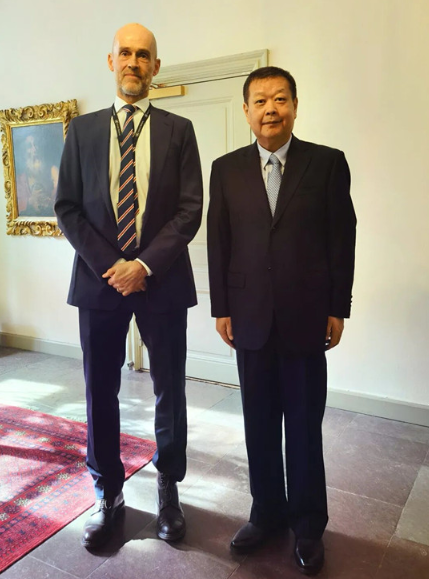 中国驻瑞典大使周立民会见瑞典外交部全球事务总司长林德瓦尔