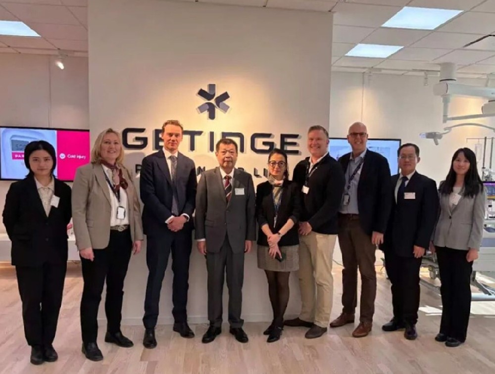 中国驻瑞典大使周立民参访瑞典洁定公司