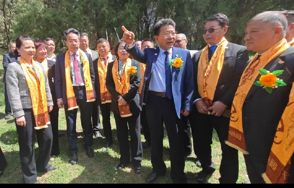 桥山植柏凝侨心 寻根祭祖传文脉——丙午（2026）年清明公祭轩辕黄帝“侨心林”植树活动纪实