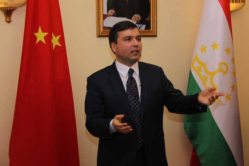 中外新闻社获得塔吉克斯坦驻华使馆大使颁发“感谢状”