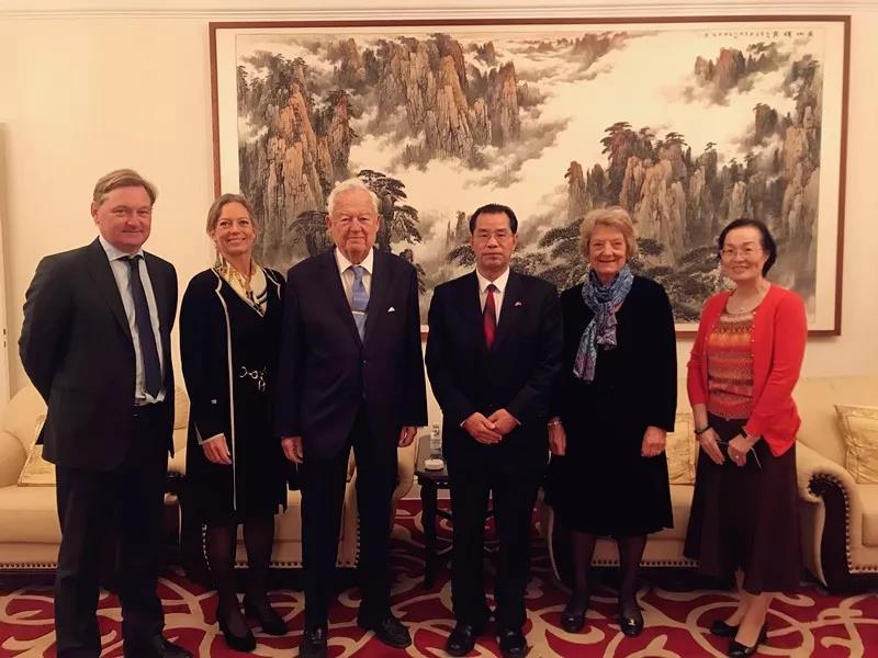 中国驻瑞典大使桂从友会见瑞典哥特兰公司名誉董事长