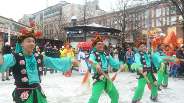 中国春节：瑞典舞龙狮 大秧歌 锣鼓响彻斯德哥尔摩