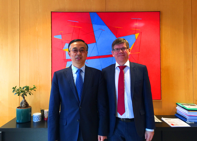 中国驻挪威大使王民会见奥斯陆大学校长斯德伦