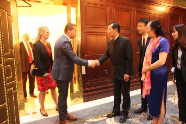 中国驻瑞典大使桂从友举办国庆69周年招待会